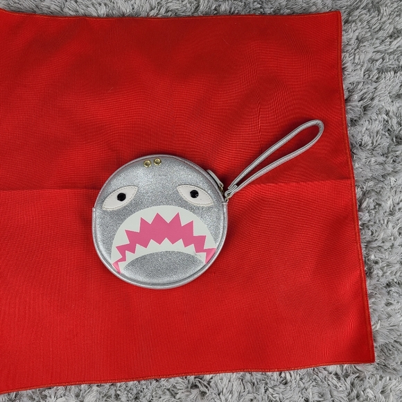 Luv Betsey by Betsey Johnson wristlet/wallet GUC - Picture 2 of 7